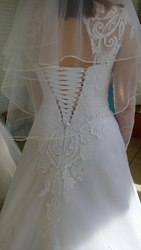 Изящное свадебное платье с чешским бисером